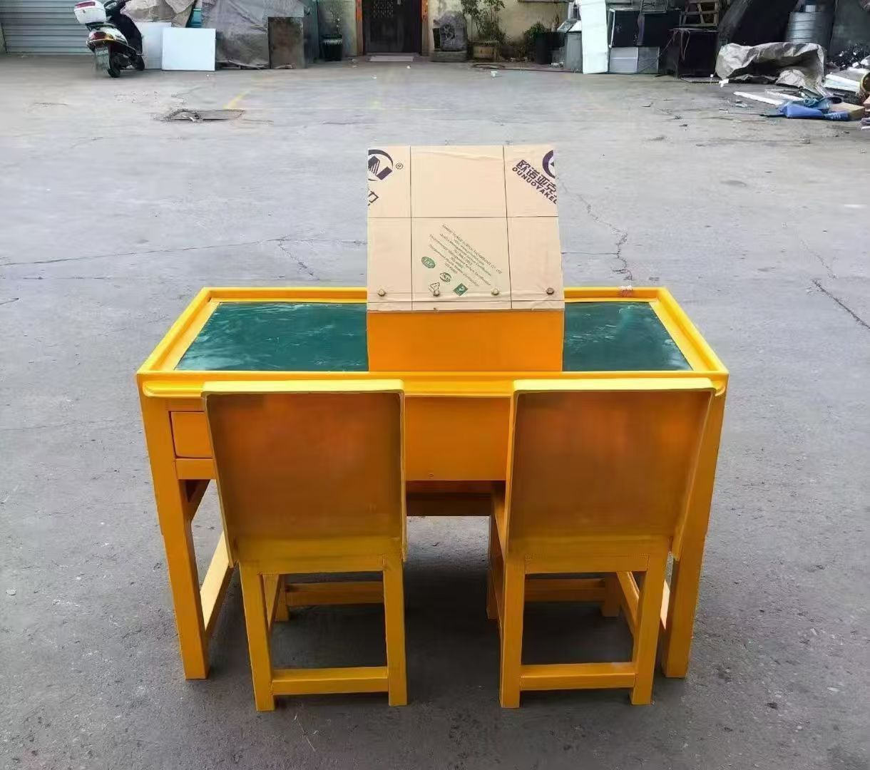 溪湖防静电导通桌井下煤矿火工品发放桌：危险品流转的安全守护者